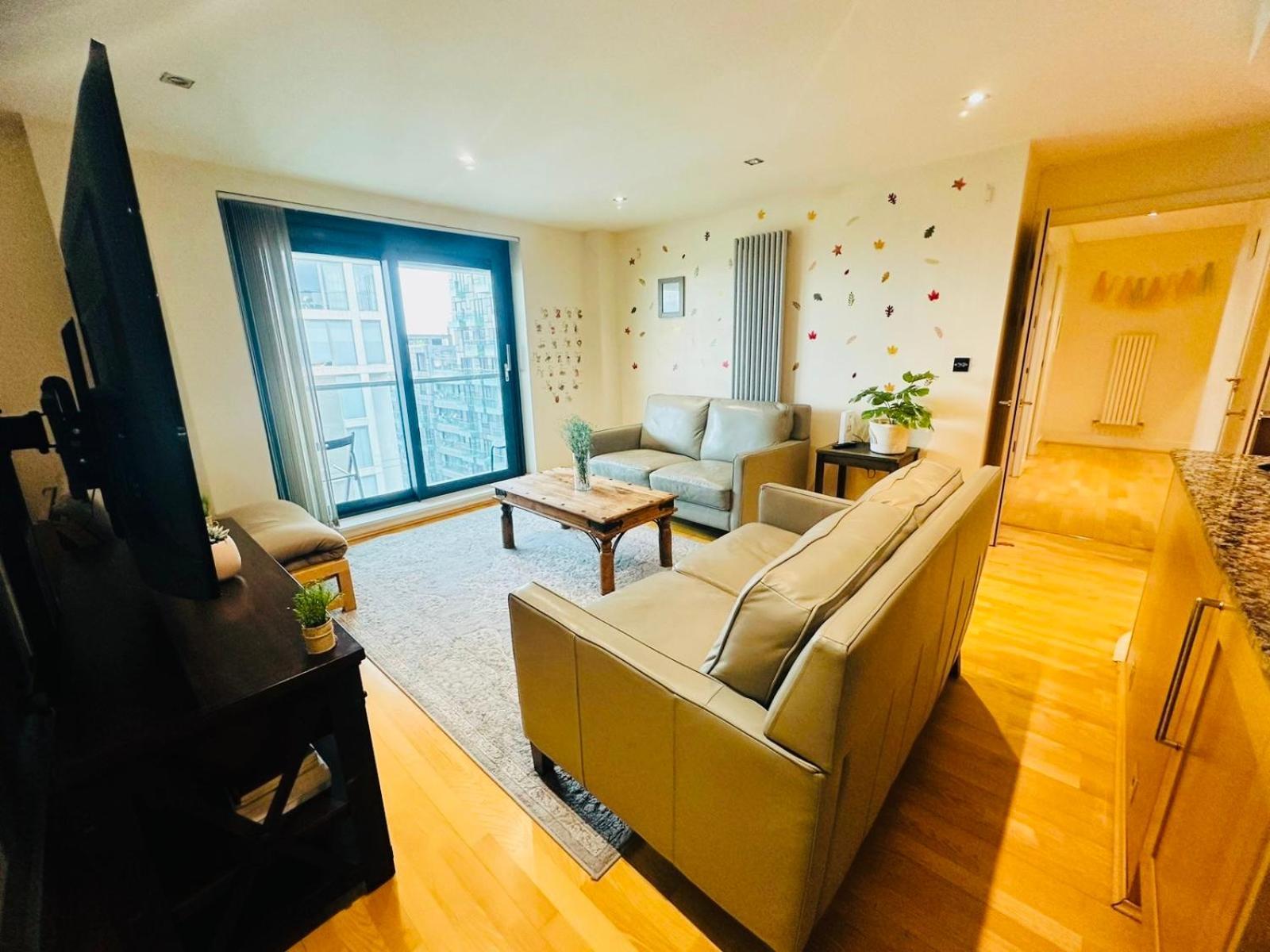 Modern 2Bed 2Bath Apartment Canary Wharf - Upto 5 Person 런던 외부 사진