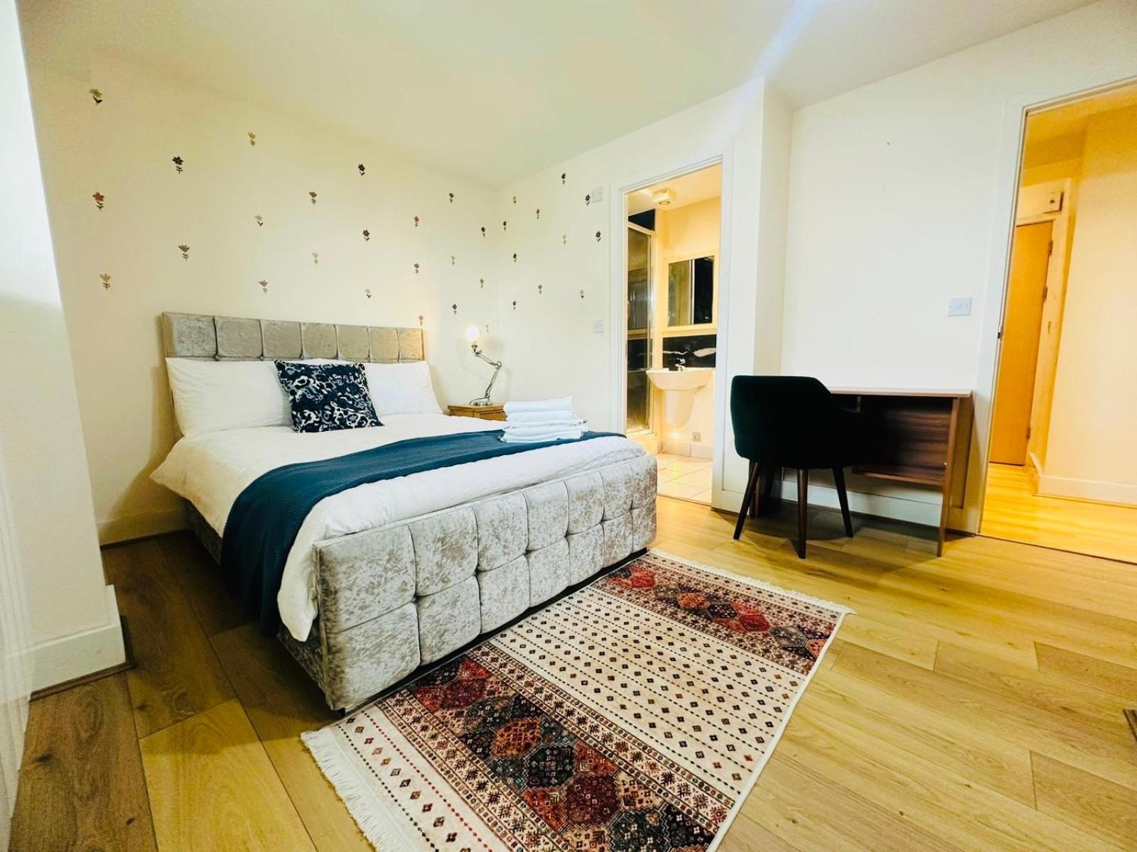 Modern 2Bed 2Bath Apartment Canary Wharf - Upto 5 Person 런던 외부 사진