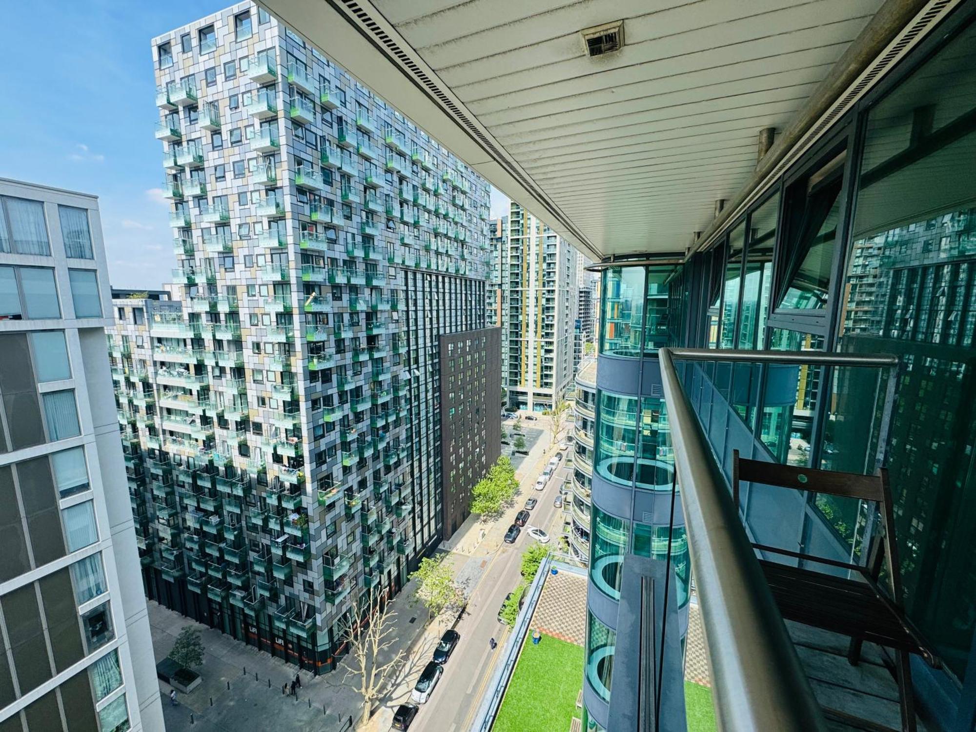 Modern 2Bed 2Bath Apartment Canary Wharf - Upto 5 Person 런던 외부 사진