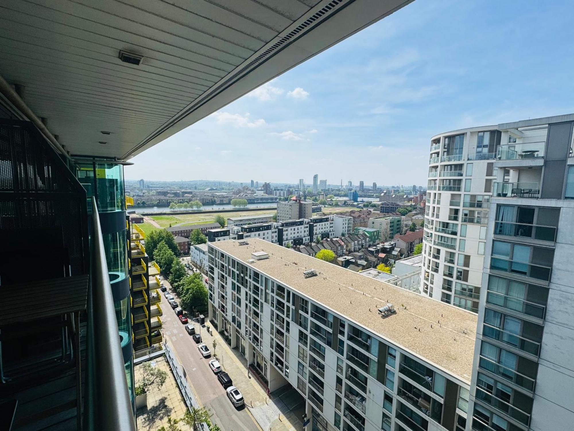 Modern 2Bed 2Bath Apartment Canary Wharf - Upto 5 Person 런던 외부 사진