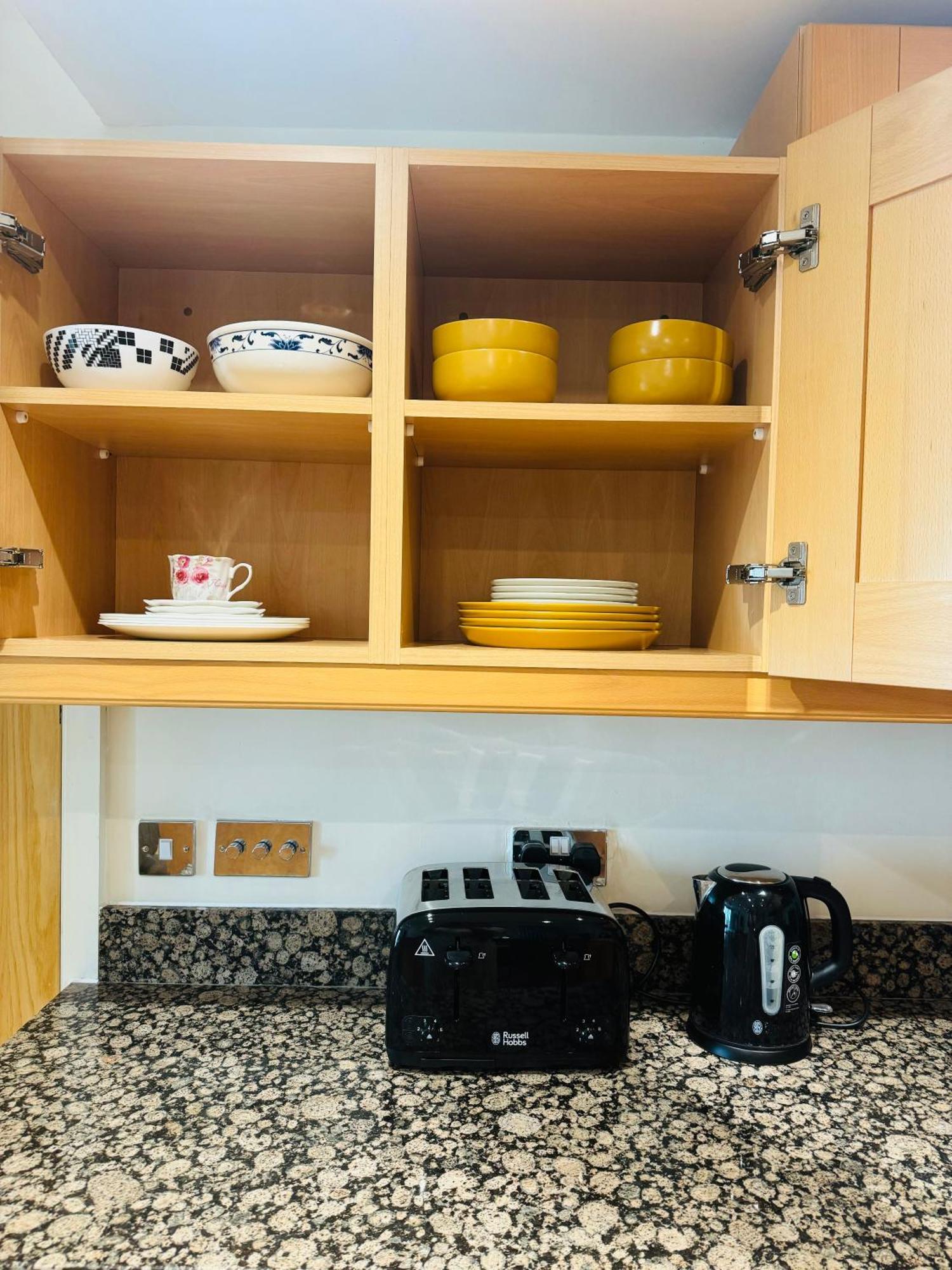 Modern 2Bed 2Bath Apartment Canary Wharf - Upto 5 Person 런던 외부 사진